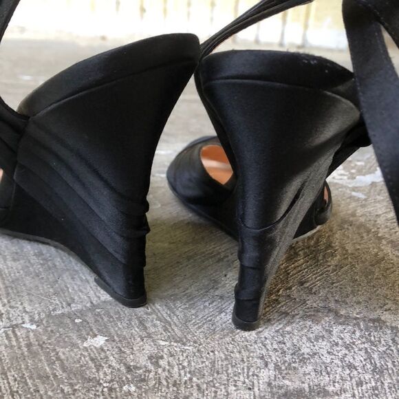 Moschino Heels  - Picture 4 of 5